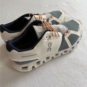 On Running Sneakers in White and Navy